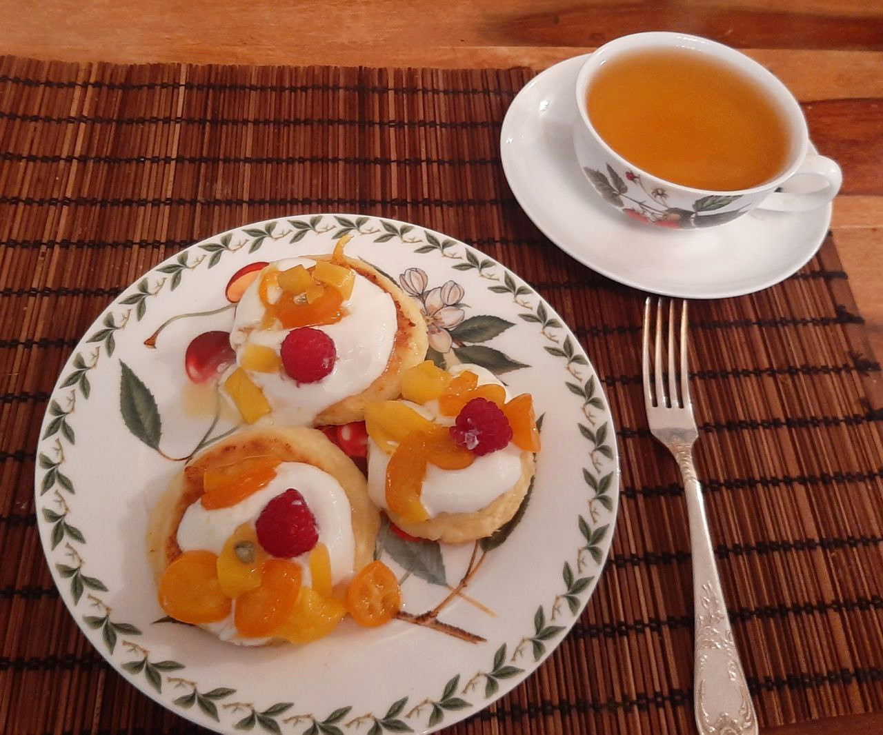 Сырники со сметаной